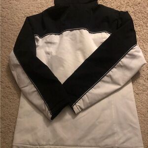 N0086 Eddie Bauer Black and Cream insulated Jacket
Zippered Women S pockets